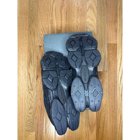 New Balance 9060 triple black size 7 men - Picture 2 of 2